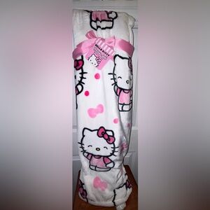 Hello Kitty Throw Blanket (60in. X 70in).
